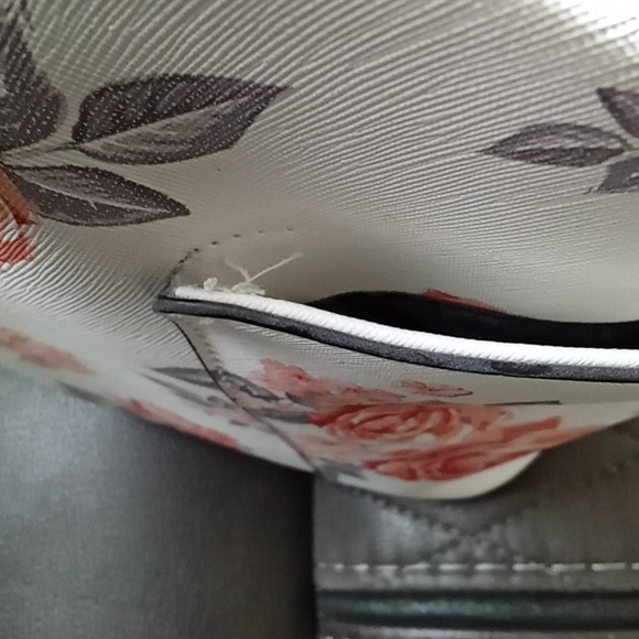 Guess flower bag and wallet - Picture 9 of 15